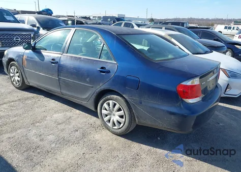 2005 Toyota Camry Le z USA, uszkodzony, nr VIN 4T1BE32K05U085363